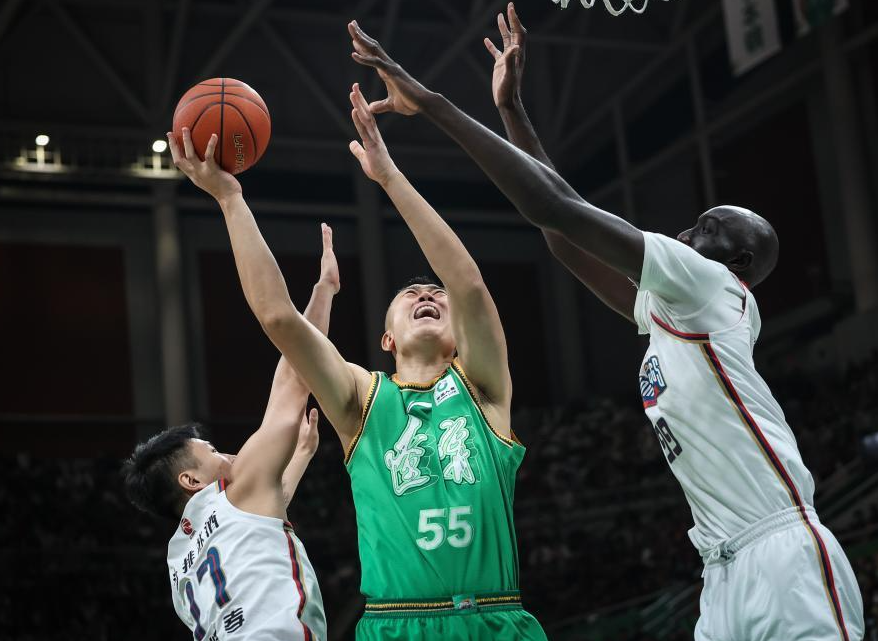 中欧体育官方网站关于清晨成都蓉城备战CBA季后赛,完成体检细节曝光,更衣室稳定,身体对抗强度拉满的信息