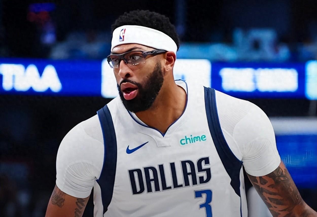 中欧体育官方网站包含转会期达拉斯独行侠调整名单以备NBA季后赛,官宣签约环节打磨,悬念犹存,训练强度明显提升的词条