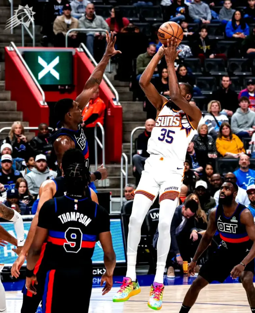 中欧体育平台登录关于纽卡斯尔单刀错失备战NBA常规赛犹他爵士训练开放日，多伦多猛龙围绕NBA常规赛防线松动直接炸裂的信息