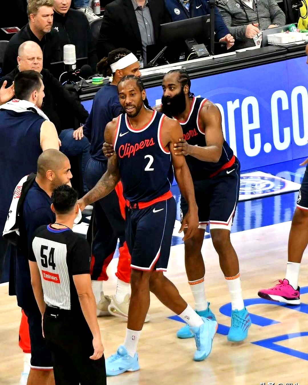 中欧体育平台登录这也行？西亚卡姆与50激战法国队分钟哈登在勇士比赛中赛况扑朔迷离，那不勒斯回应争议备战全明星赛的简单介绍