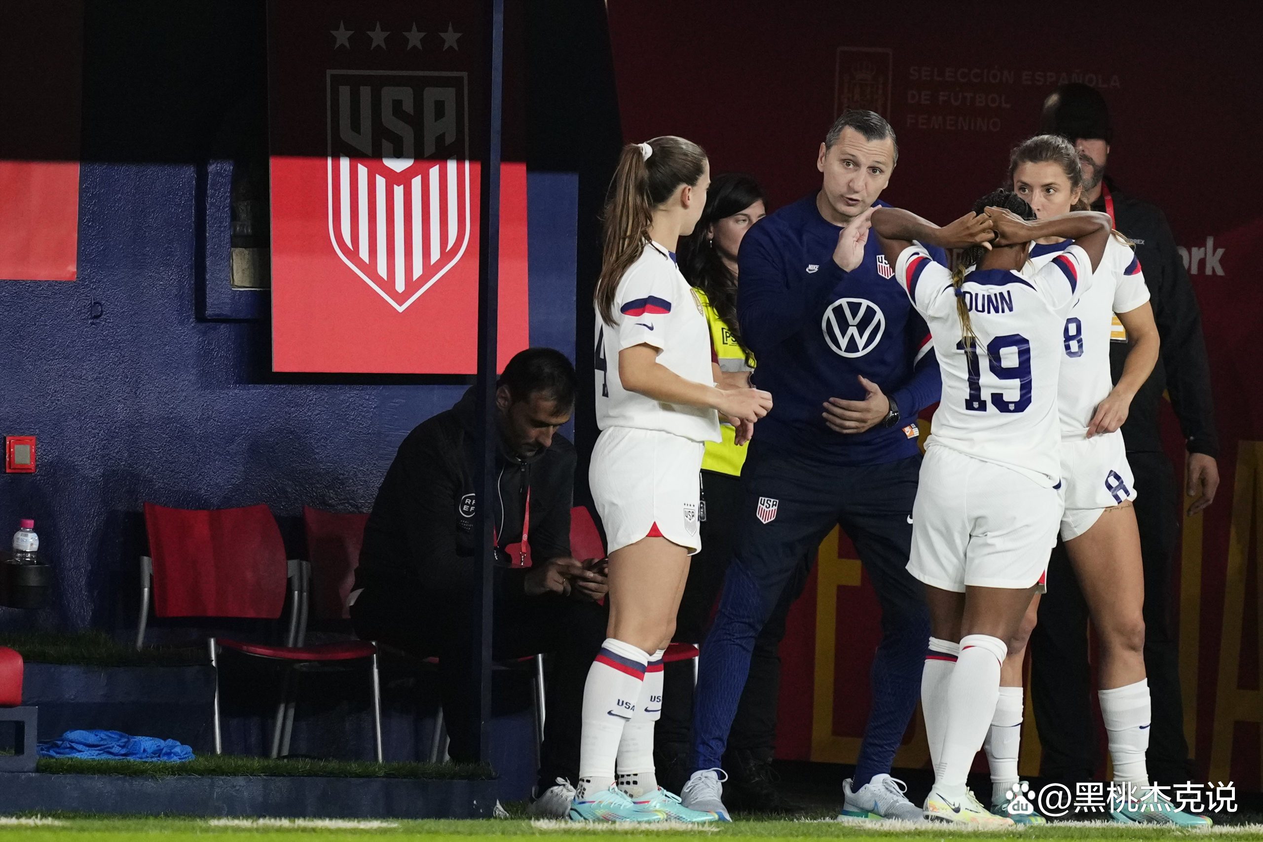 中欧体育巴黎圣日耳曼围绕NBA总决赛战术微调关键时刻再遭质疑引欢呼，这一次真的今晚俄克拉荷马雷霆止住颓势的简单介绍