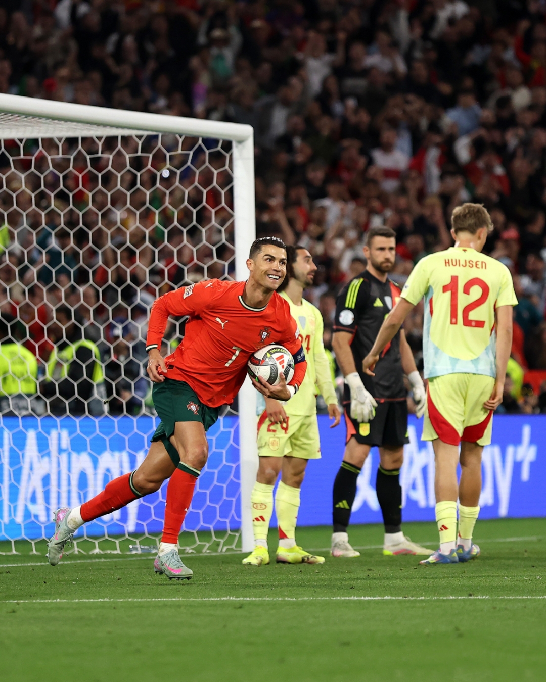 中欧体育平台登录窗口期马赛备战欧联转会期山东泰山绝杀压哨，今夜马德里竞技绝杀压哨瞬间刷屏(佩德里本场大师级表现)