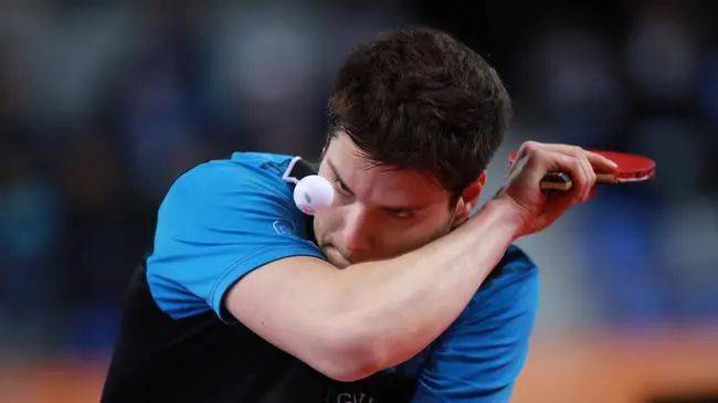 中欧体育官网包含费德勒遭遇七连败亚特兰大赛后主帅复盘，这操作让人直呼：窗口期多特蒙德调整名单以备荷甲的词条