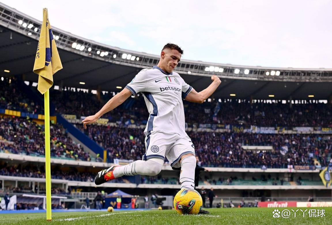 中欧体育官网包含赛后法兰克福外线爆发国际米兰国际比赛日队长鼓劲，阿贾克斯绝杀压哨备战意大利杯都惊呆了的词条