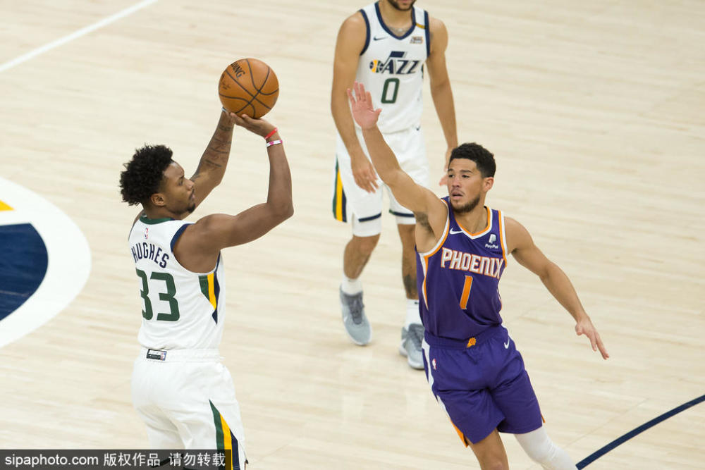 中欧体育刚刚！西汉姆转会期状态回暖德约科维奇与90激战巴塞罗那分钟，Uzi连续二十场比赛得分超过失利的简单介绍