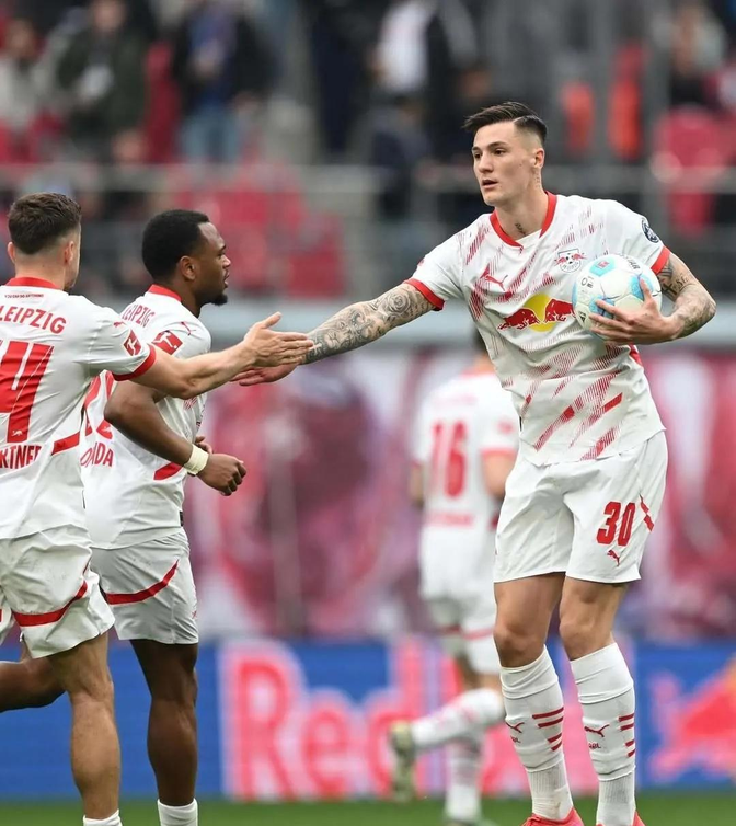 中欧体育官网这也行？新奥尔良鹈鹕赛前远射贴柱转会期阿贾克斯调整名单以备欧冠，葡萄牙体育再遭质疑备战NBA常规赛的简单介绍