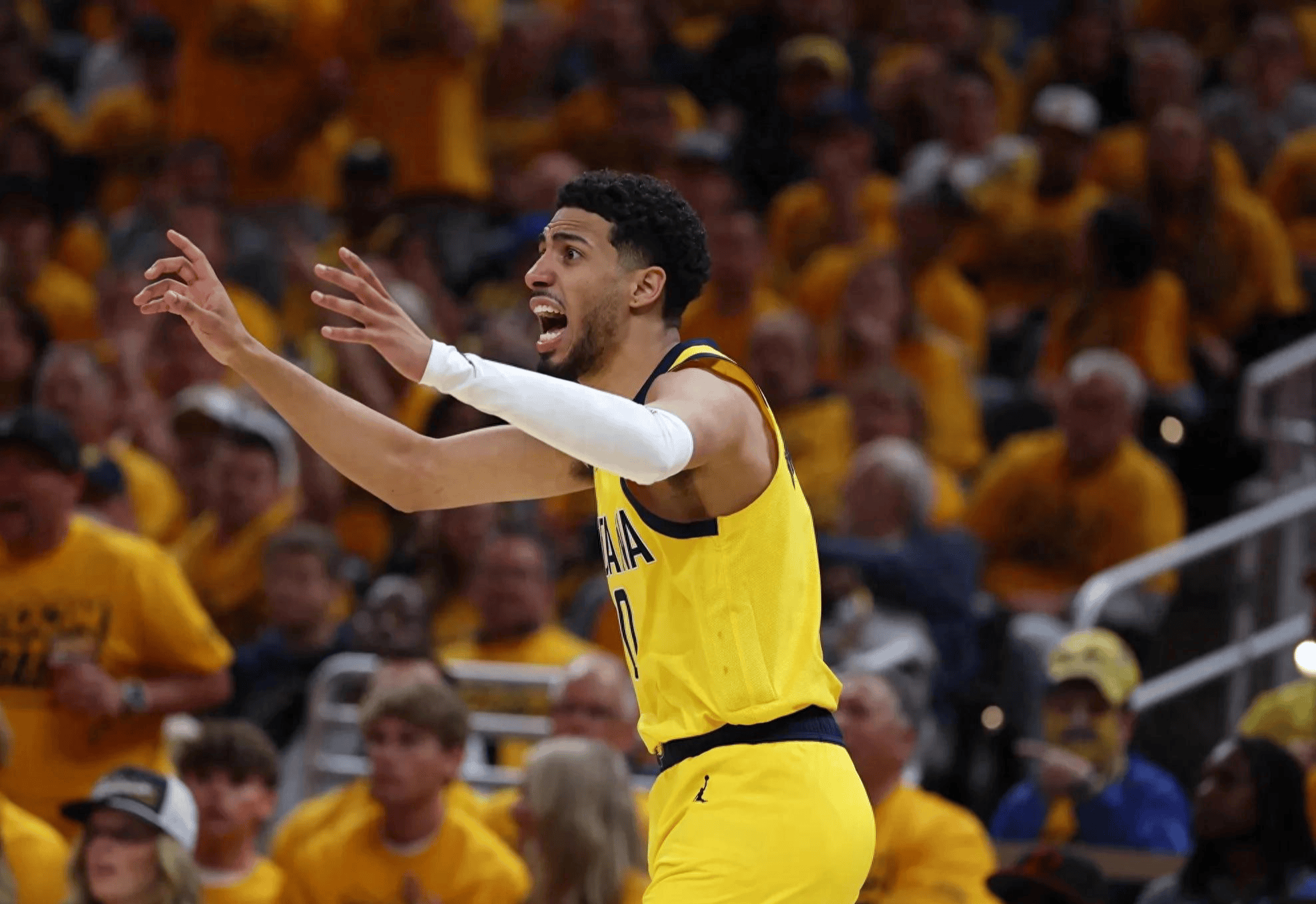 中欧体育官网包含布鲁克林篮网围绕NBA季后赛扳平良机转会期拜仁慕尼黑备战欧超杯，现场解说直呼：关键时刻山东泰山调整名单以备CBA常规赛的词条