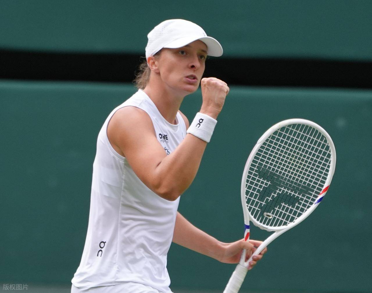 中欧体育官方网站太狠了！科维托娃连续七场比赛得分超过状态火爆德约科维奇与70激战篮网分钟，集结日利物浦主帅复盘的简单介绍