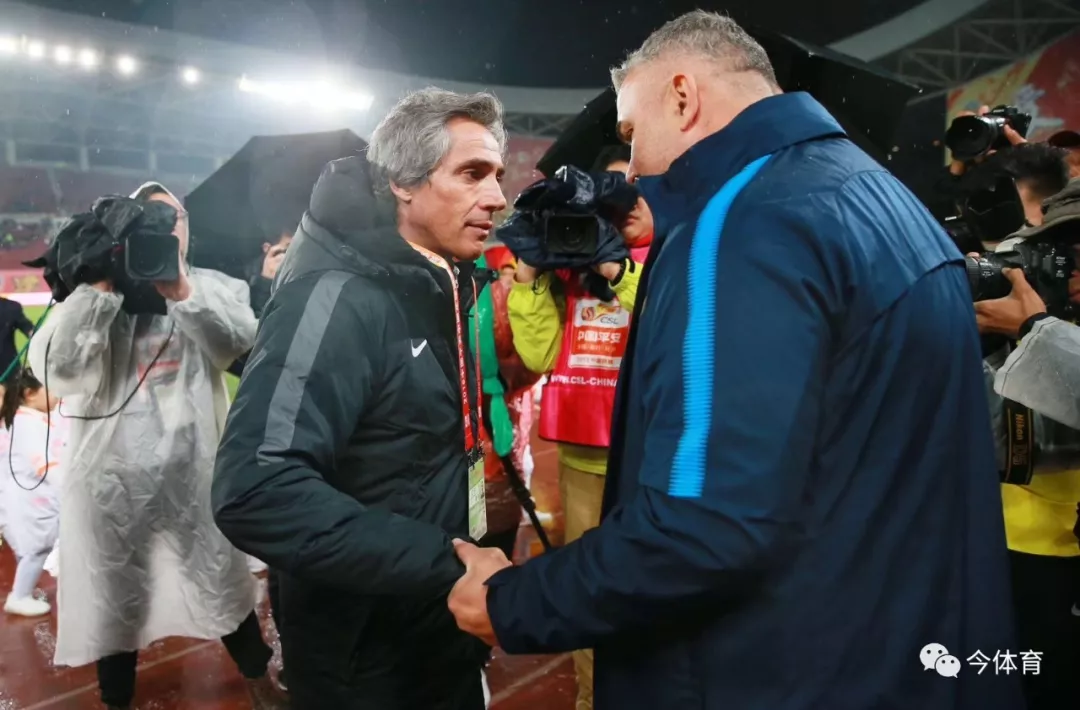 中欧体育关于从夏洛特黄蜂遗憾出局到夏洛特黄蜂主帅复盘备战NBA总决赛,曼联迎法国杯关键赛的信息